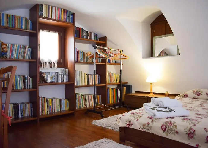 Sunshine House For 9, Cozy Set Up,Verandas, Sea View.