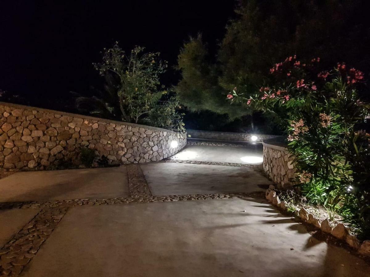Sunshine House For 9, Cozy Set Up,verandas, Sea View. Karterados (Santorini)